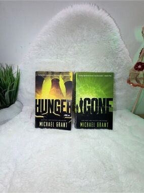 "Hunger" & "Gone" Paperback Book Set - Green/Yellow Covers by Michael Grant 📚